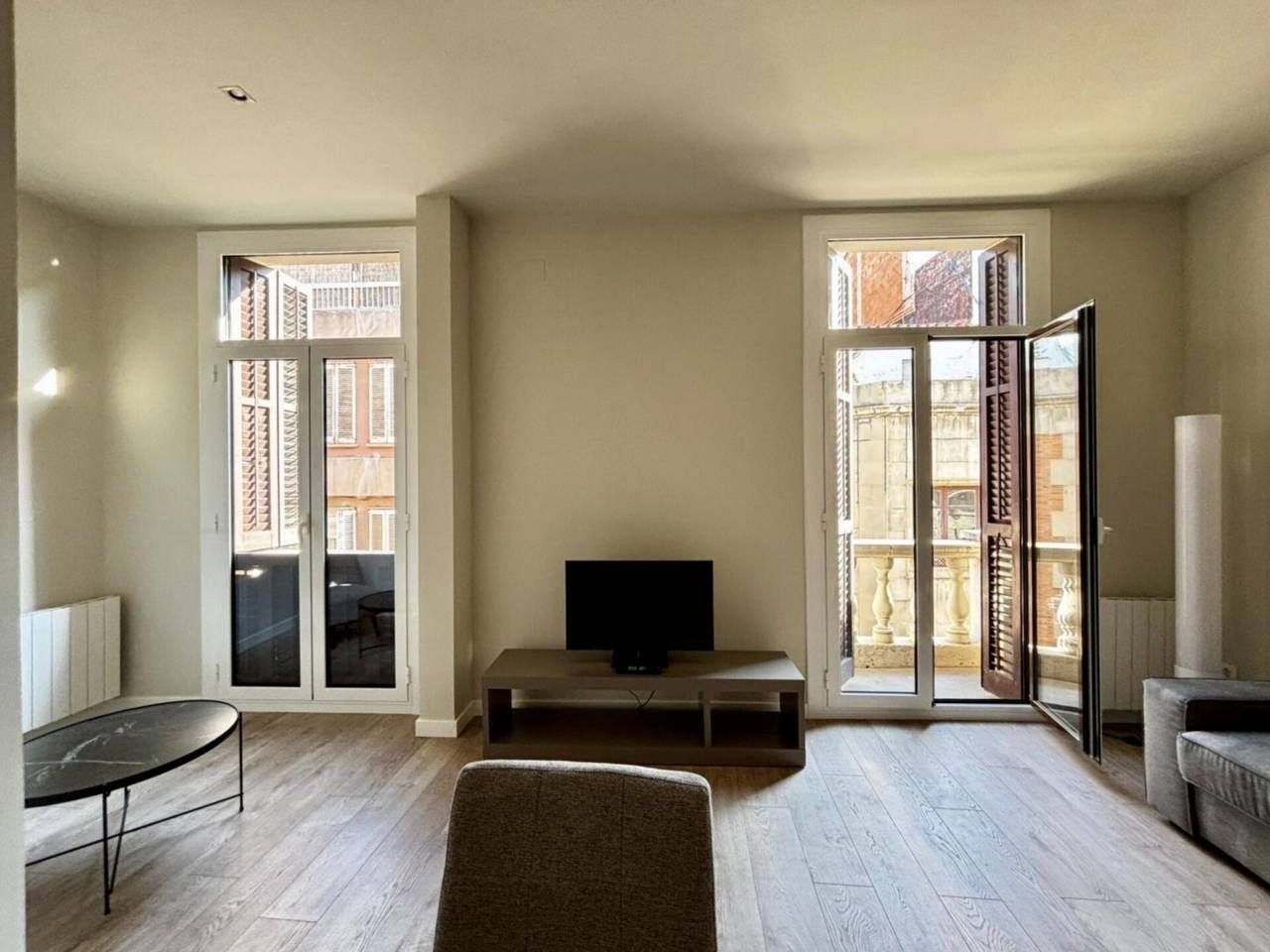 Sala d'estar de Estudi de lloguer en  Barcelona Capital amb Aire condicionat, Calefacció i Parquet