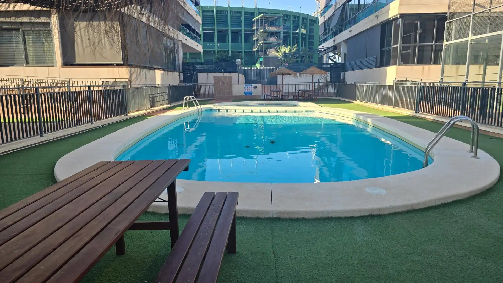 Schwimmbecken von Wohnung zum Verkauf in Elche / Elx mit Klimaanlage, Parkett und Terrasse