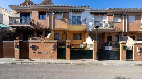 Foto 2 de Casa adosada en venta en Ogíjares, Granada