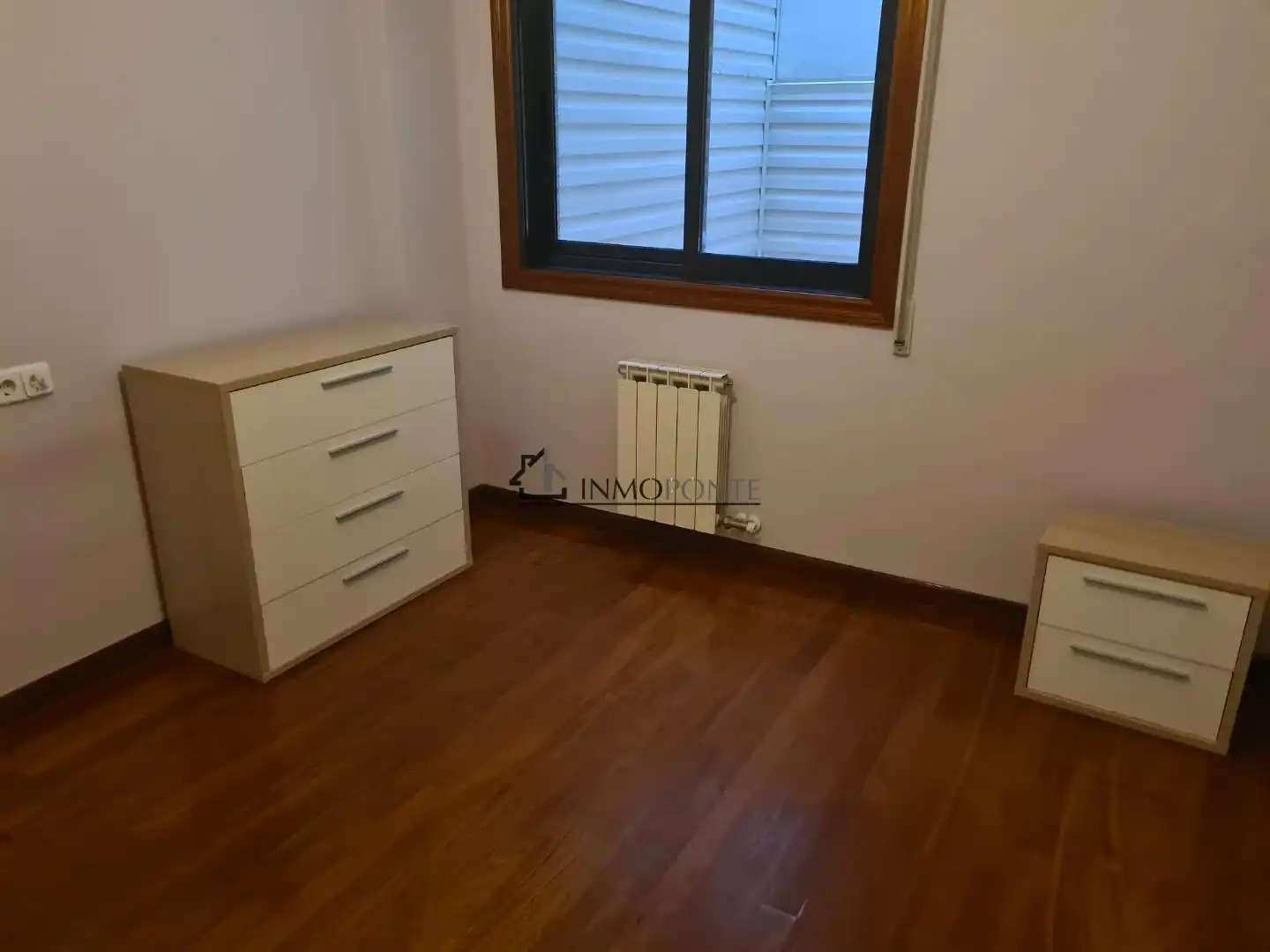 Bedroom of Apartments for rent in Pontevedra Capital   with Heating, Storage room and Furnished