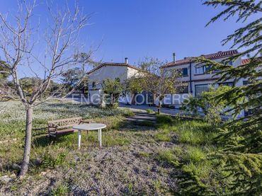 Casa rústica amb piscina en venda a Sant Quintí de Mediona