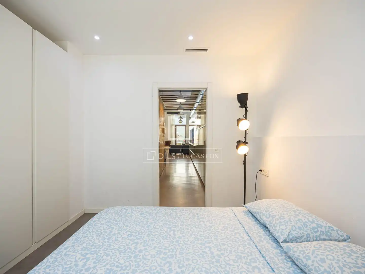 Schlafzimmer von Wohnung zum Verkauf in Barcelona mit Klimaanlage und Terrasse