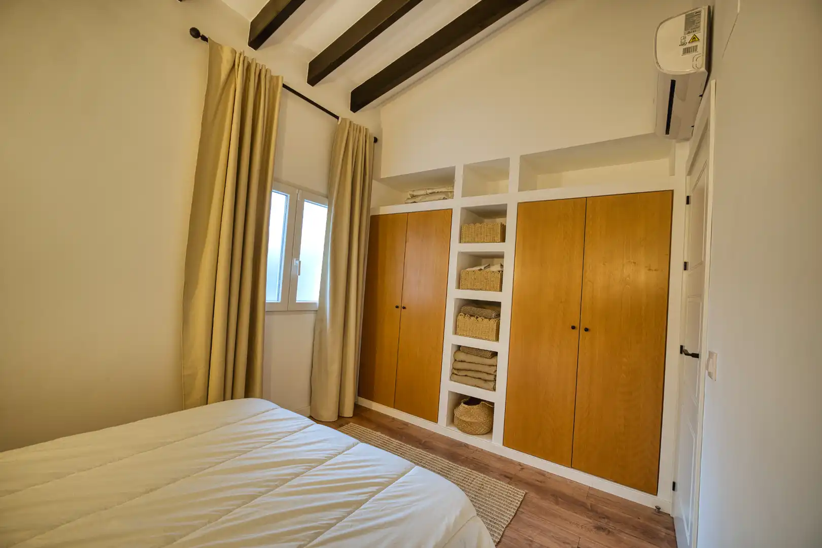 Bedroom of Houses for rent in Jávea / Xàbia  with Air Conditioner, Private garden and Parquet flooring