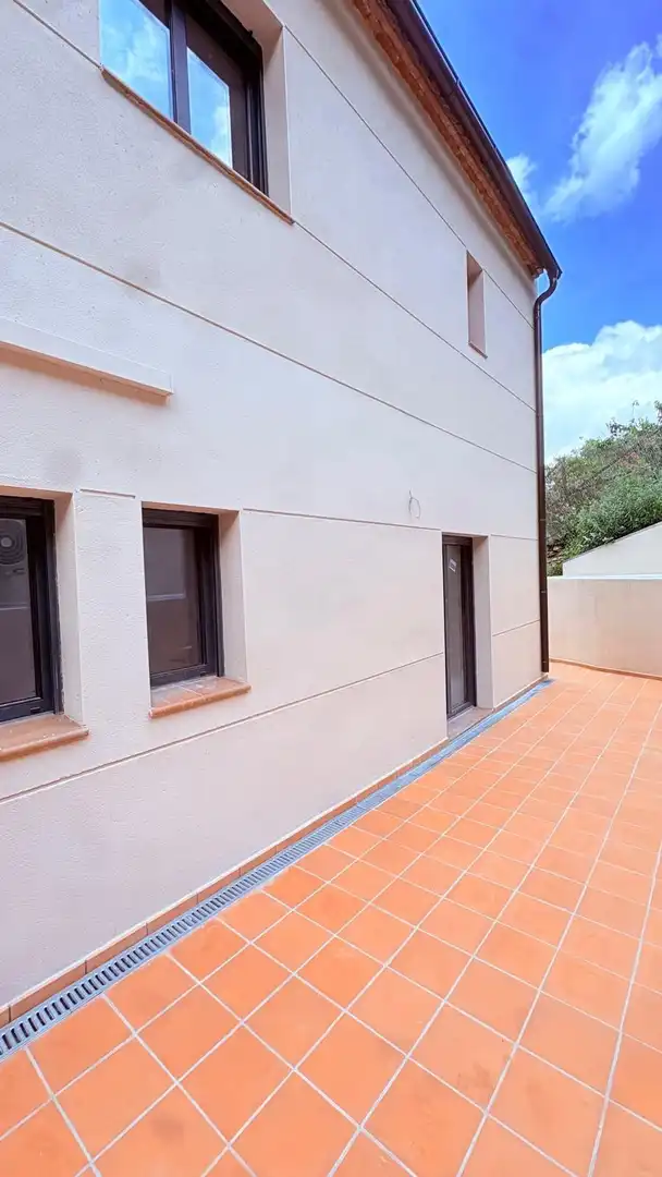 Vista exterior de Casa o chalet en venta en Castellar del Vallès con Calefacción, Parquet y Terraza