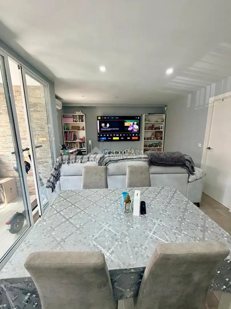 Sala de estar de Piso en venta en Sevilla con Aire acondicionado, Calefacción y Terraza