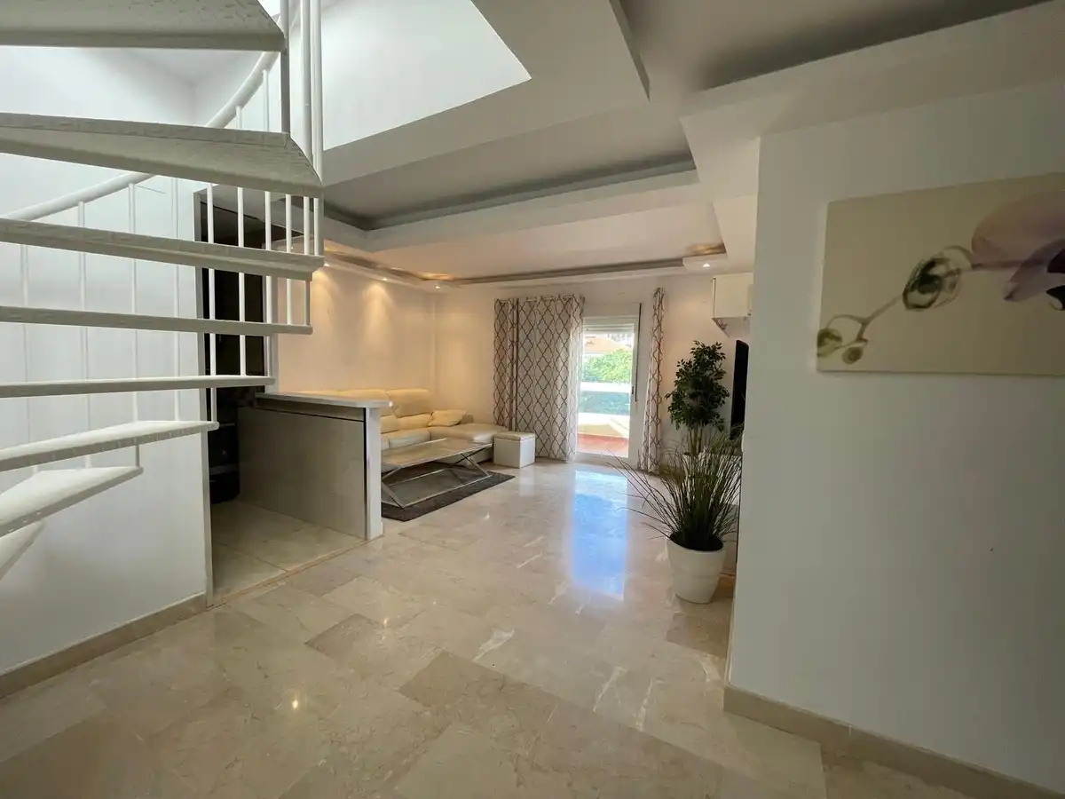 Wohnzimmer von Dachboden zum Verkauf in Benalmádena mit Klimaanlage, Möbliert und Gemeinschaftspool