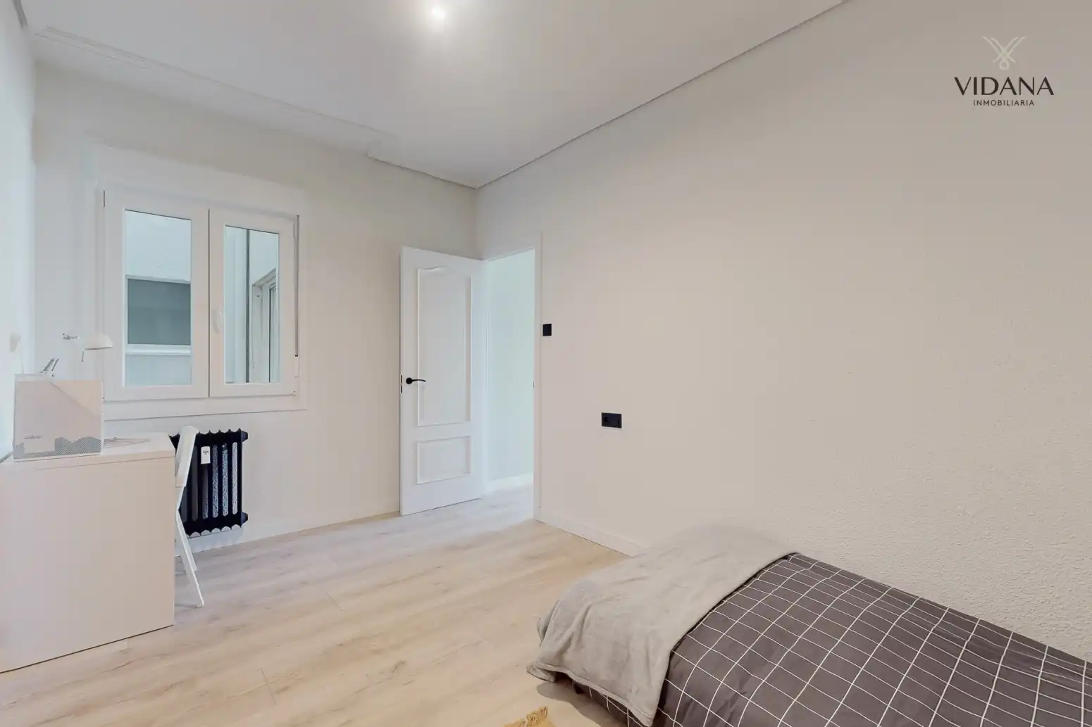 Habitación de Piso en venta en  Pamplona / Iruña con Calefacción, Parquet y Terraza