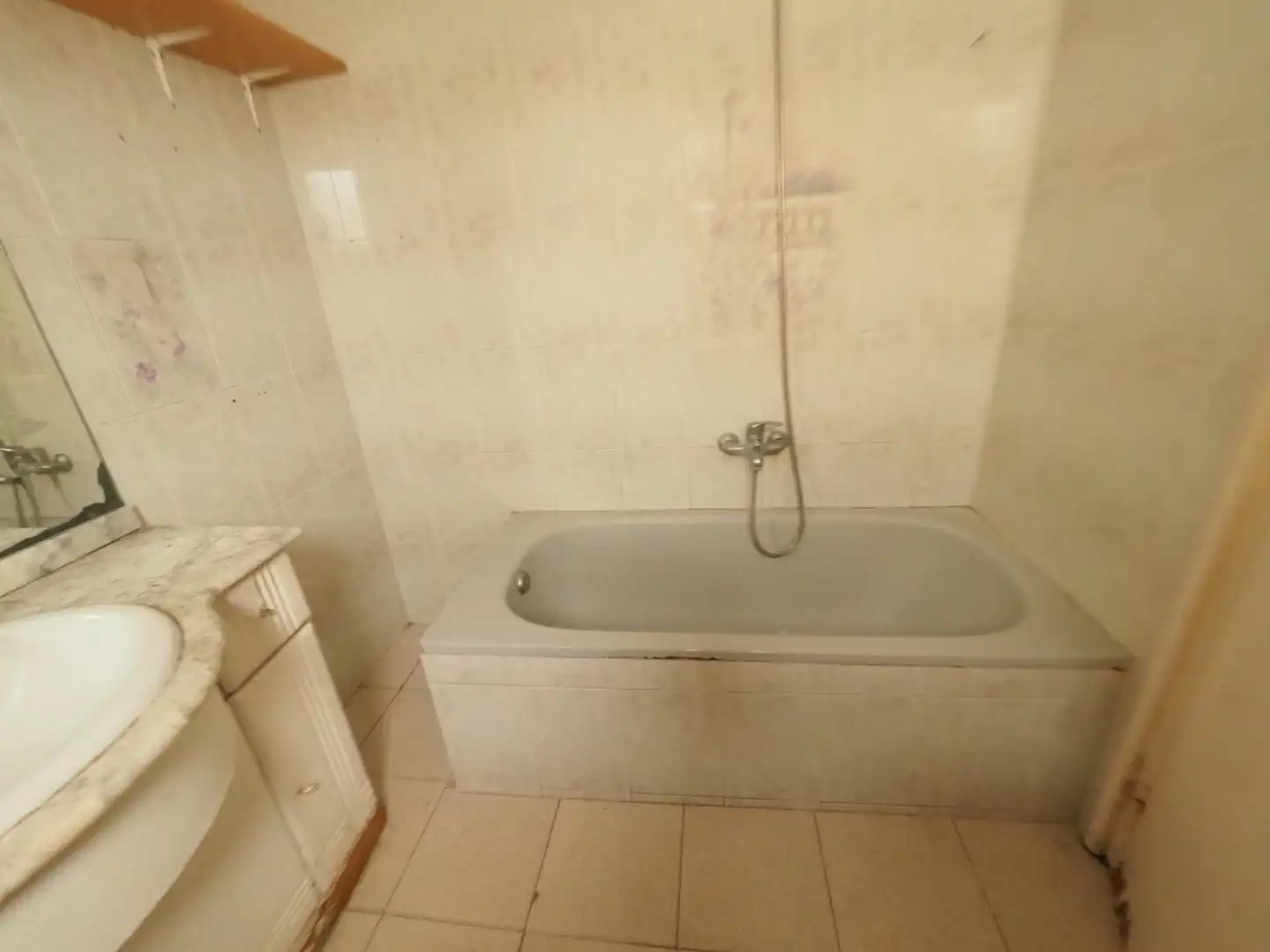Bathroom of Flat for sale in Sabadell  with Terrace