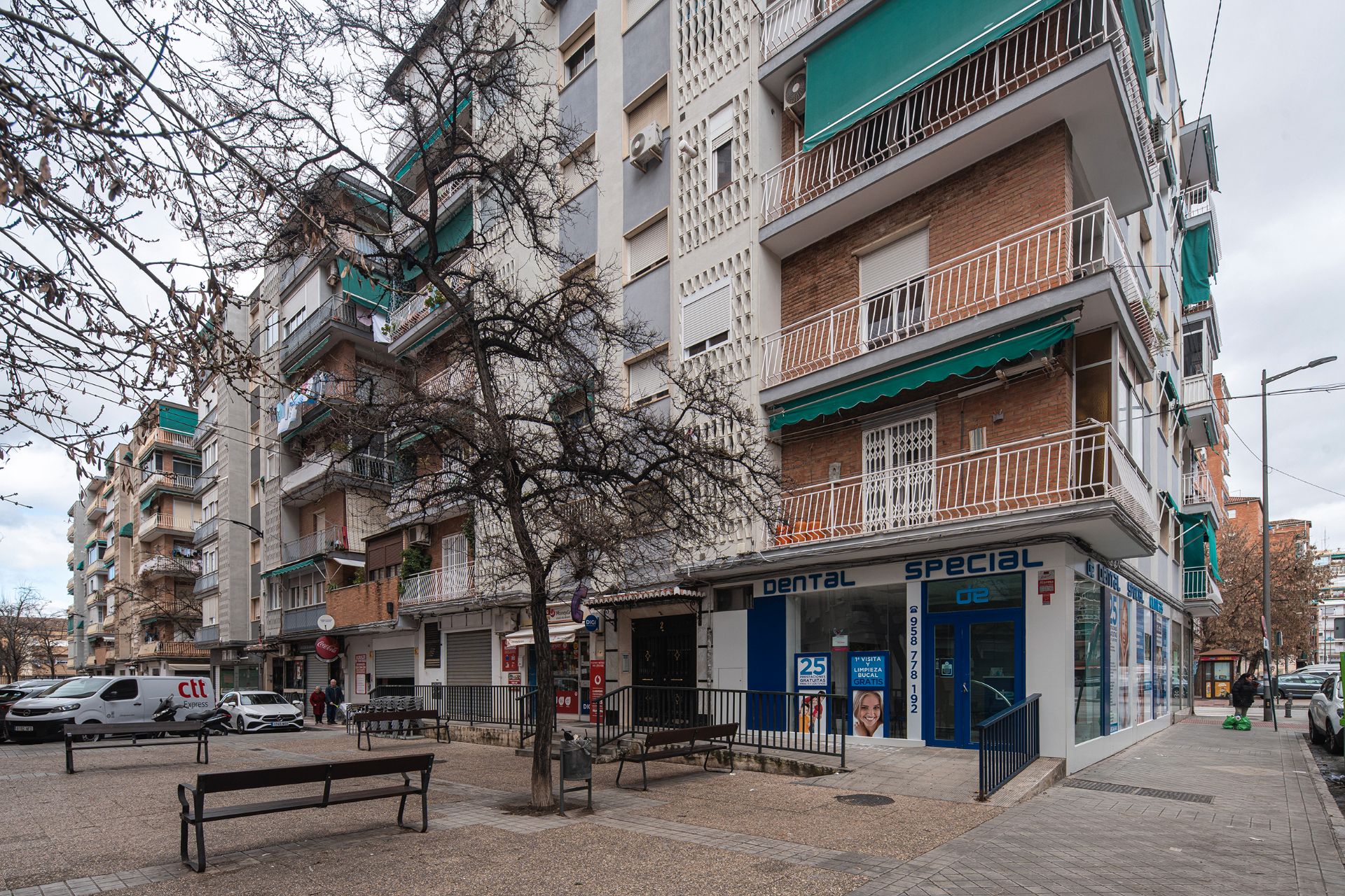 Flat for sale in Calle Albuñol, Barrio de Zaidín