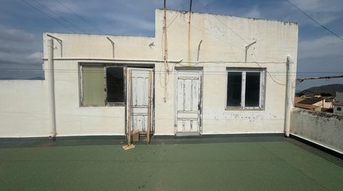 Edificio de dos apartamentos con terraza y garaje, imagen 3