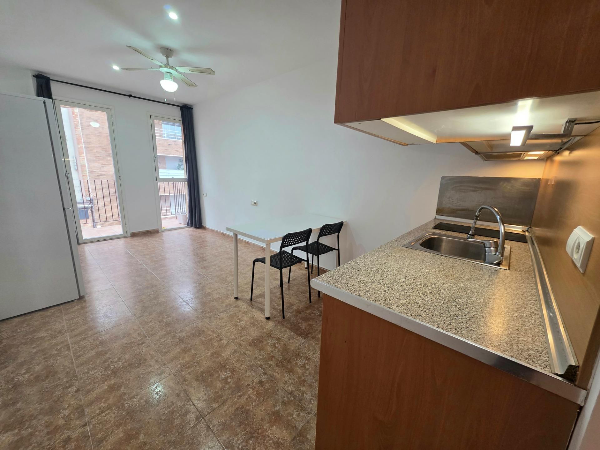 Cuina de Loft de lloguer en Torredembarra amb Aire condicionat i Terrassa