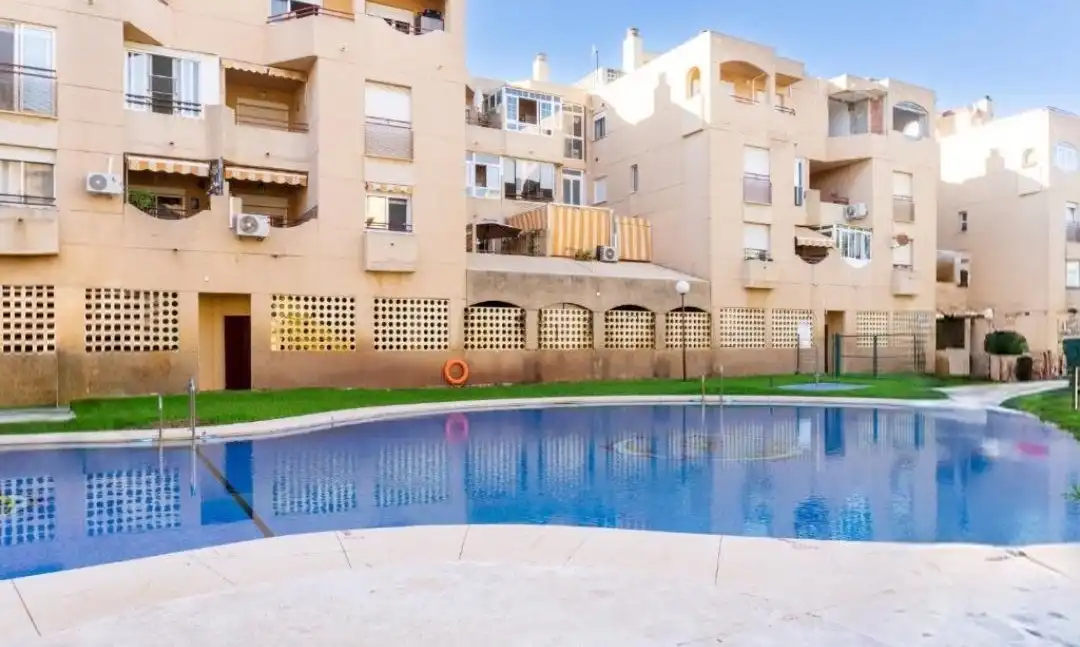 Piscina de Pis de lloguer en Málaga amb Moblat