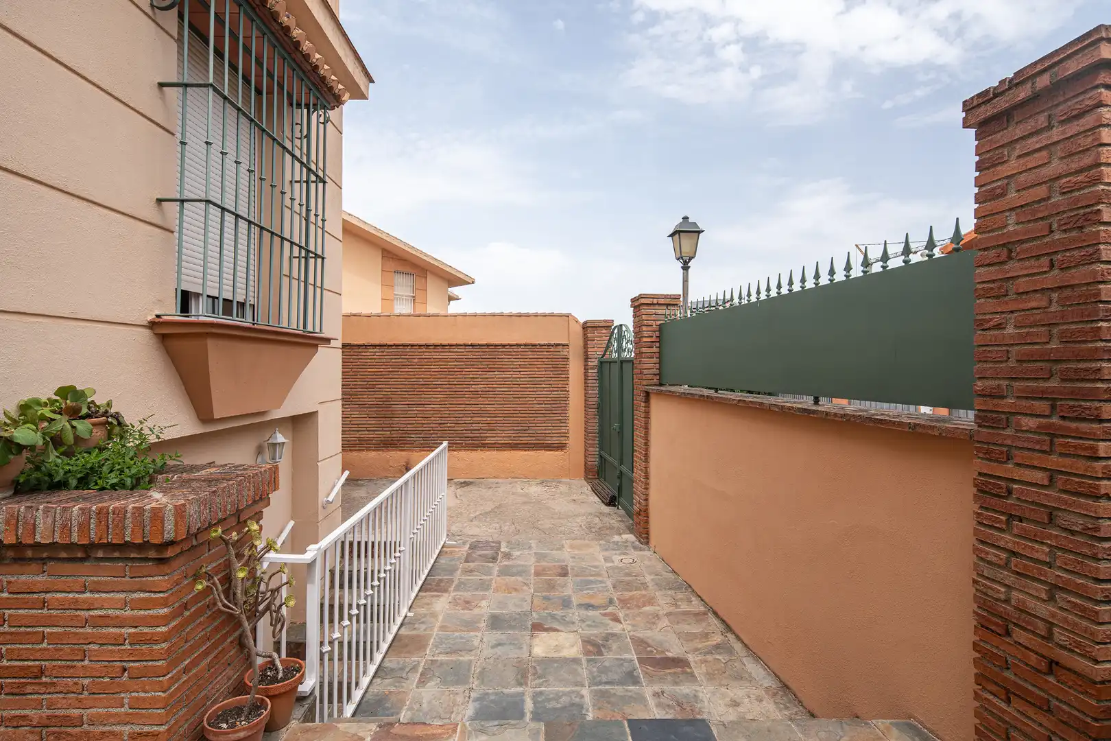 Terrassa de Casa adosada en venda en Huétor Vega amb Aire condicionat, Jardí privat i Terrassa