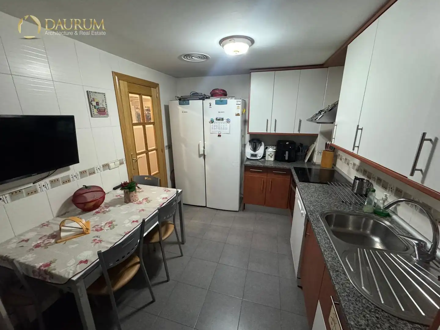 Küche von Einfamilien-Reihenhaus zum Verkauf in Alcalá de Henares mit Klimaanlage, Heizung und Terrasse