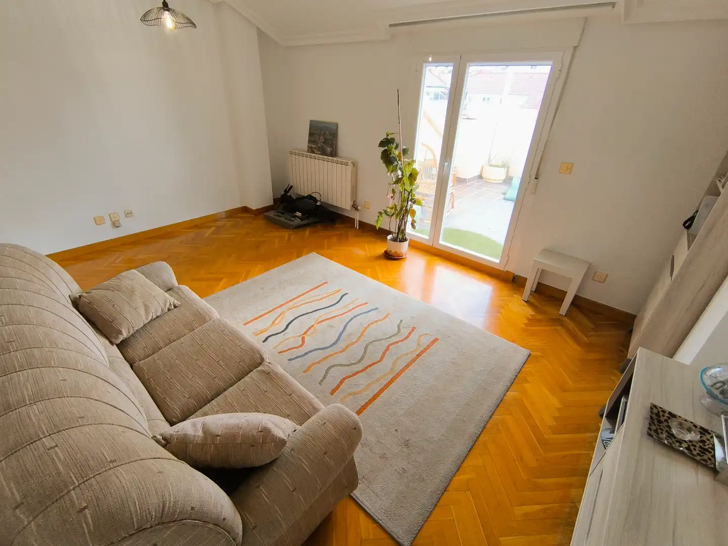 Sala d'estar de Àtic en venda en Palencia amb Calefacció, Parquet i Terrassa