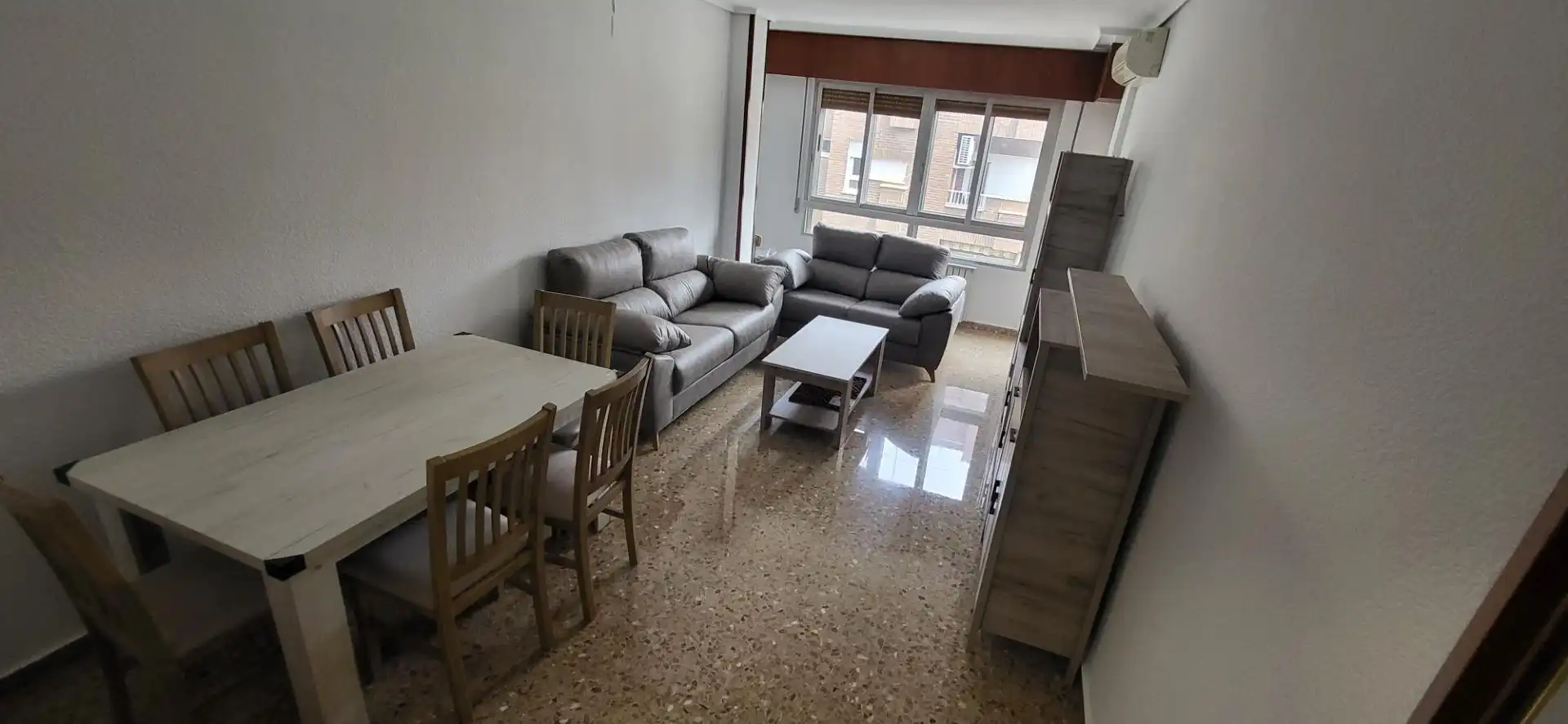 Sala d'estar de Pis de lloguer en Albacete amb Aire condicionat, Calefacció i Moblat