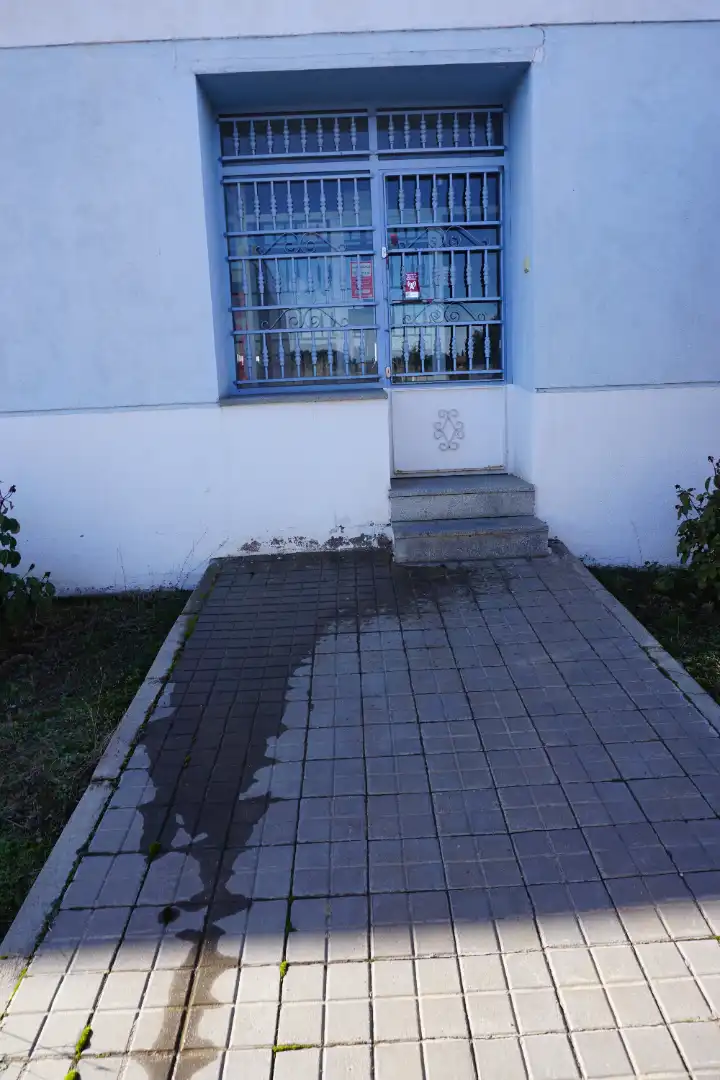 Vista exterior de Nau industrial en venda en Ávila amb Alarma