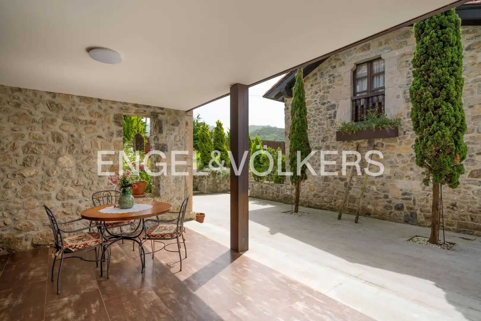 Terraza de Casa o chalet en venta en Cangas de Onís con Calefacción, Jardín privado y Terraza