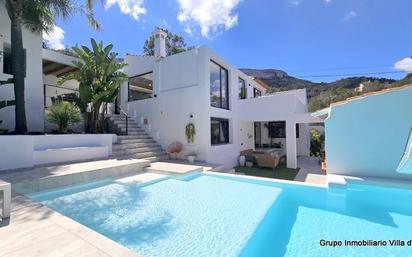 Vista exterior de Casa o xalet en venda en Dénia amb Aire condicionat, Calefacció i Jardí privat