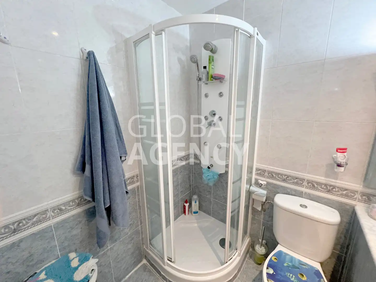 Baño de Casa adosada en venta en Torrejón del Rey con Calefacción, Jardín privado y Horno