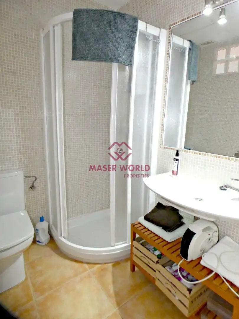 Baño de Piso en venta en Cartagena con Aire acondicionado, Terraza y Amueblado