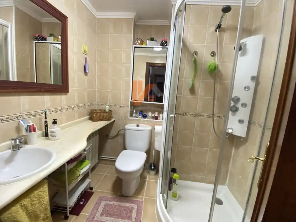 Badezimmer von Wohnung zur Miete in Campus Norte - San Caetano