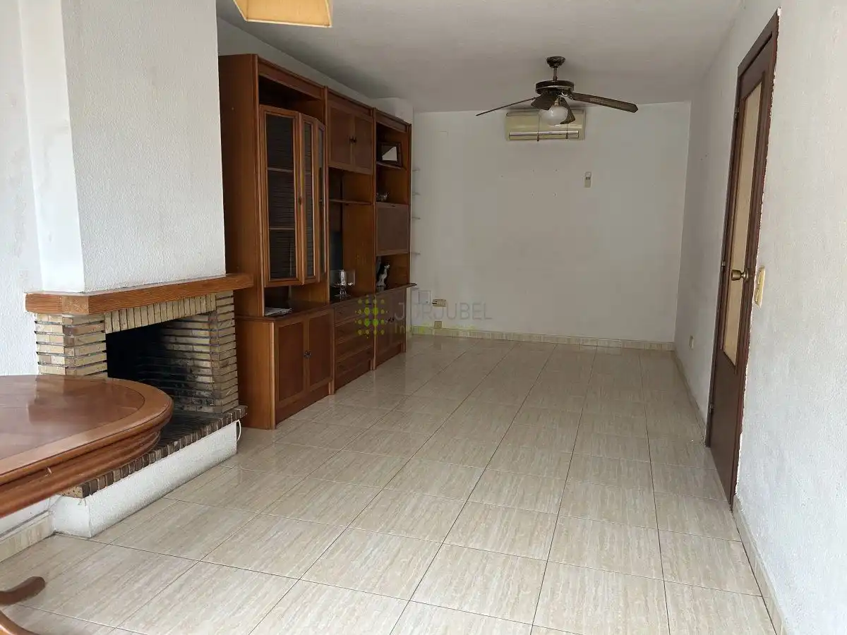 Sala de estar de Piso en venta en Castellón de la Plana / Castelló de la Plana con Aire acondicionado, Calefacción y Trastero