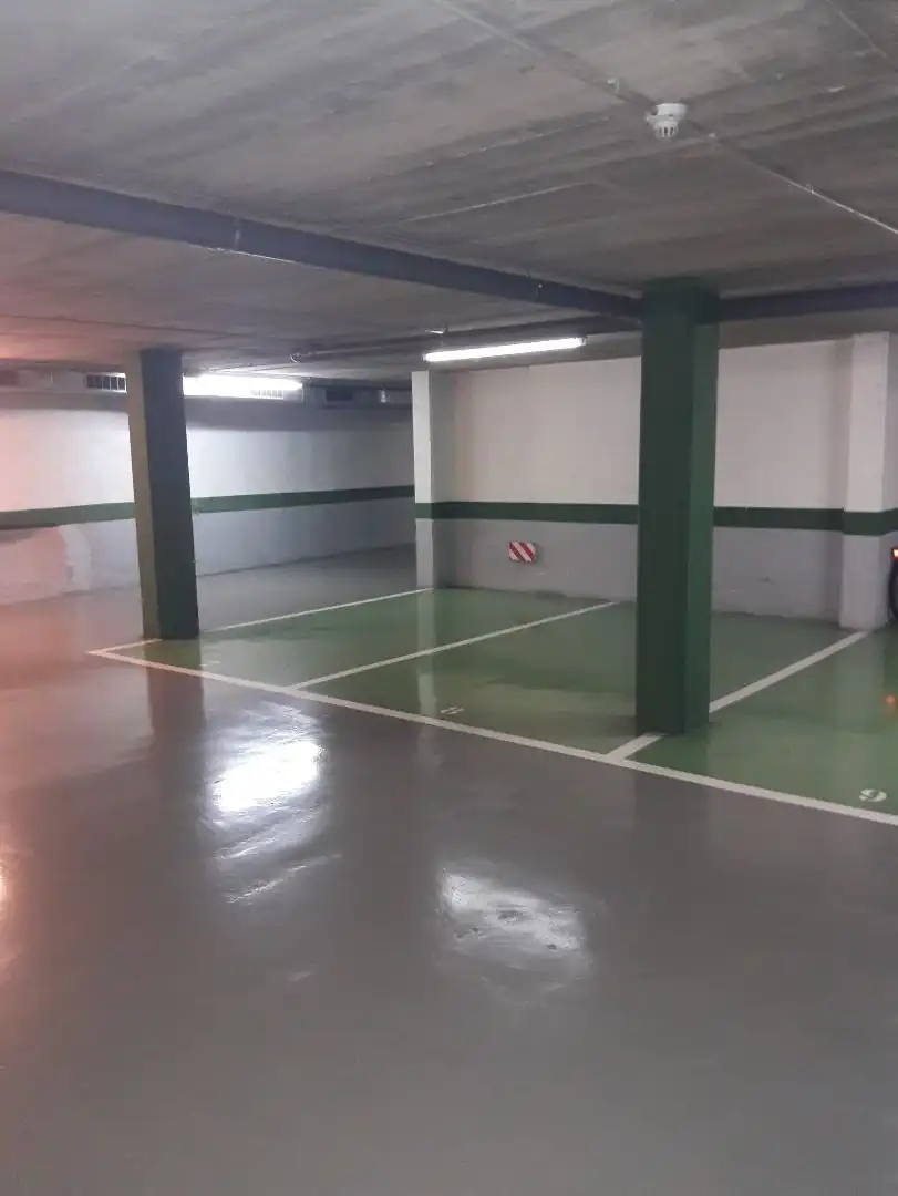 Garaje de alquiler en Carrer de Girona, 164, Dreta de l'Eixample