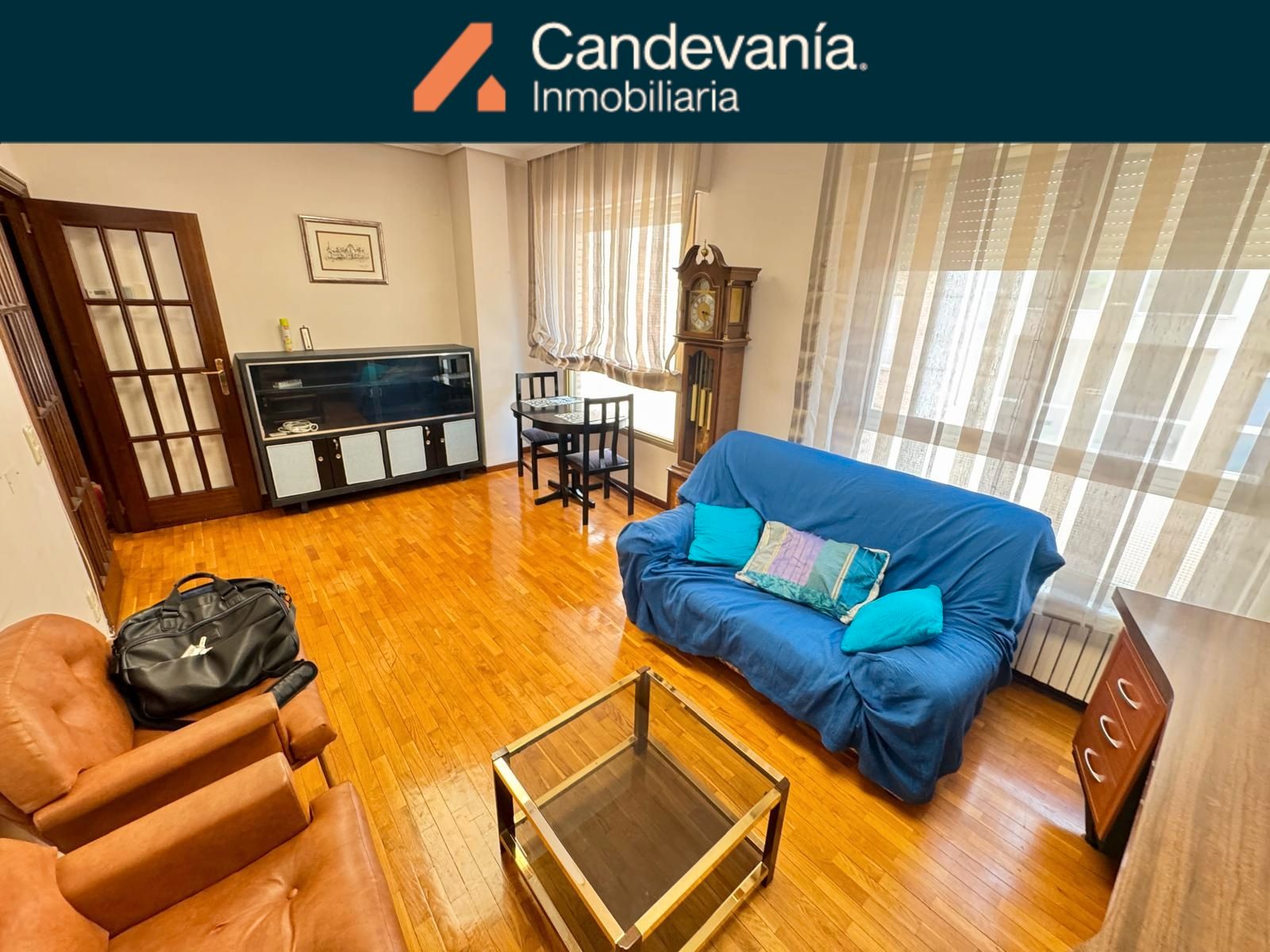 Living room of Flat to rent in  Zaragoza Capital  with Air Conditioner, Heating and Furnished