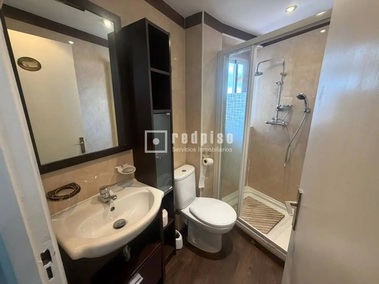 Baño de Piso en venta en Madrid con Aire acondicionado, Terraza y Trastero