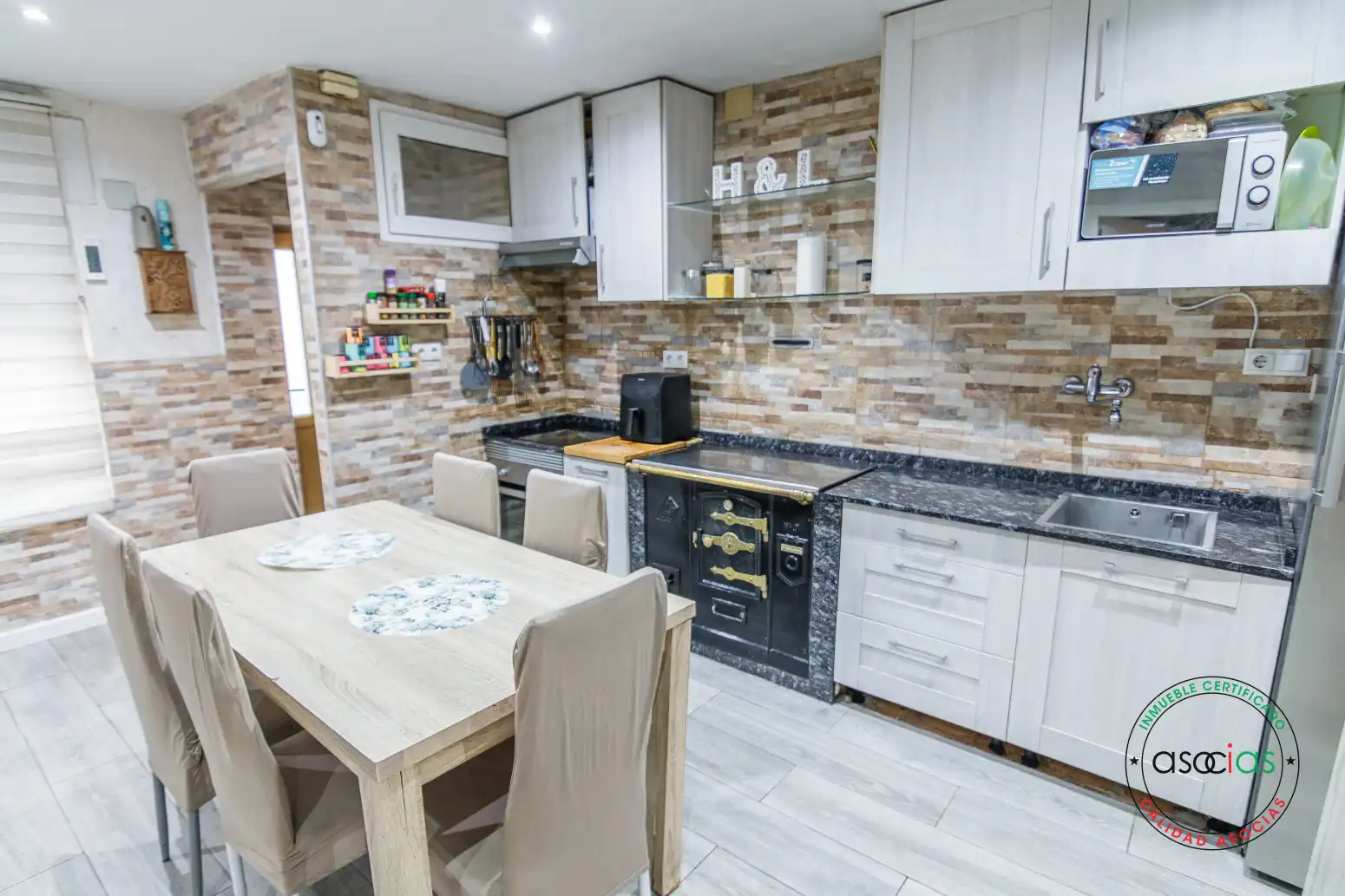 Cocina de Casa adosada en venta en Gijón  con Calefacción, Jardín privado y Parquet
