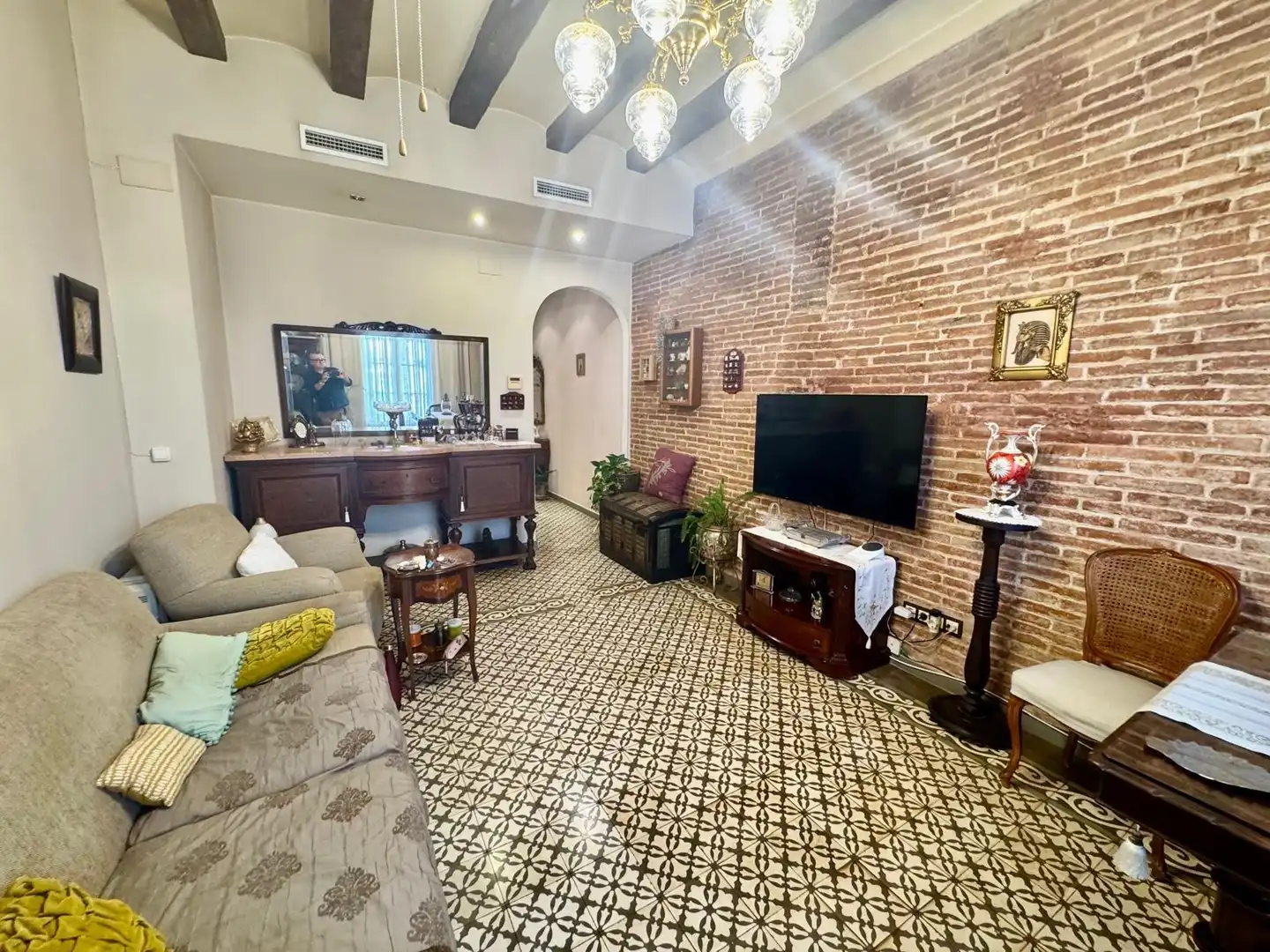Wohnzimmer von Wohnung zum Verkauf in Barcelona mit Heizung und Balkon