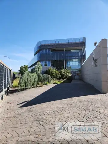Außenansicht von Fabrikhallen zum Verkauf in Torrijos