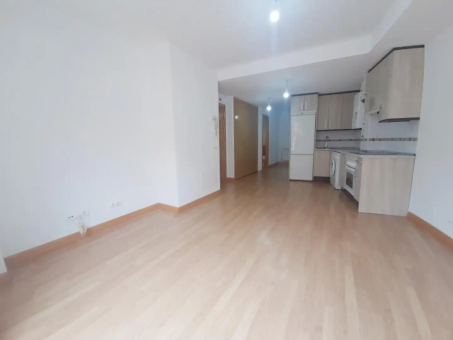 Cuina de Estudi de lloguer en Fuenlabrada amb Calefacció, Forn i Rentadora