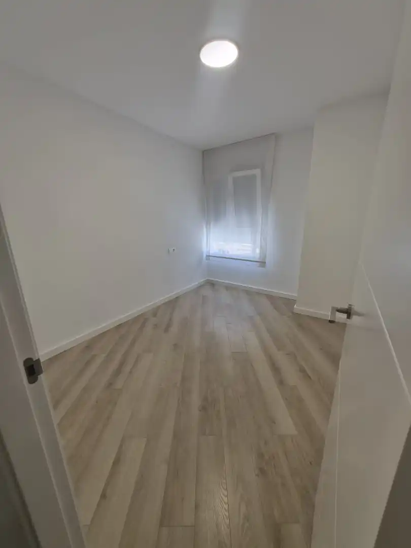 Bedroom of Flat for rent in Valencia  with Air Conditioner, Heating and Parquet flooring