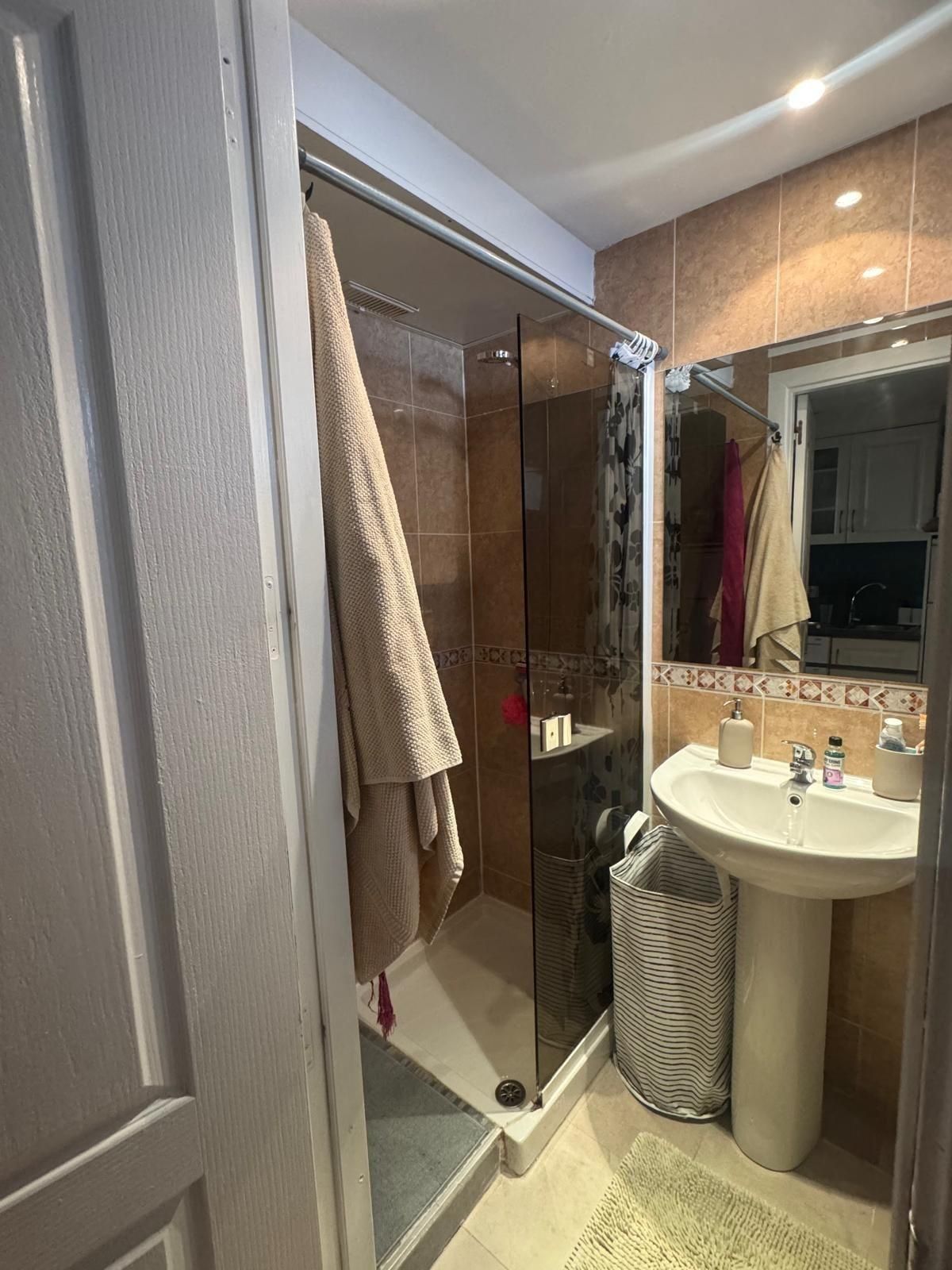 Bathroom of Apartments for sale in Benalmádena  with Air Conditioner, Storage room and Furnished