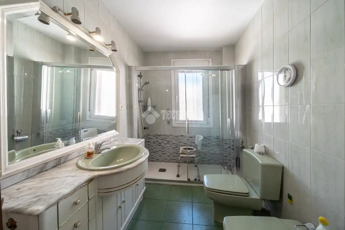 Baño de Piso en venta en Madrid con Aire acondicionado, Calefacción y Terraza
