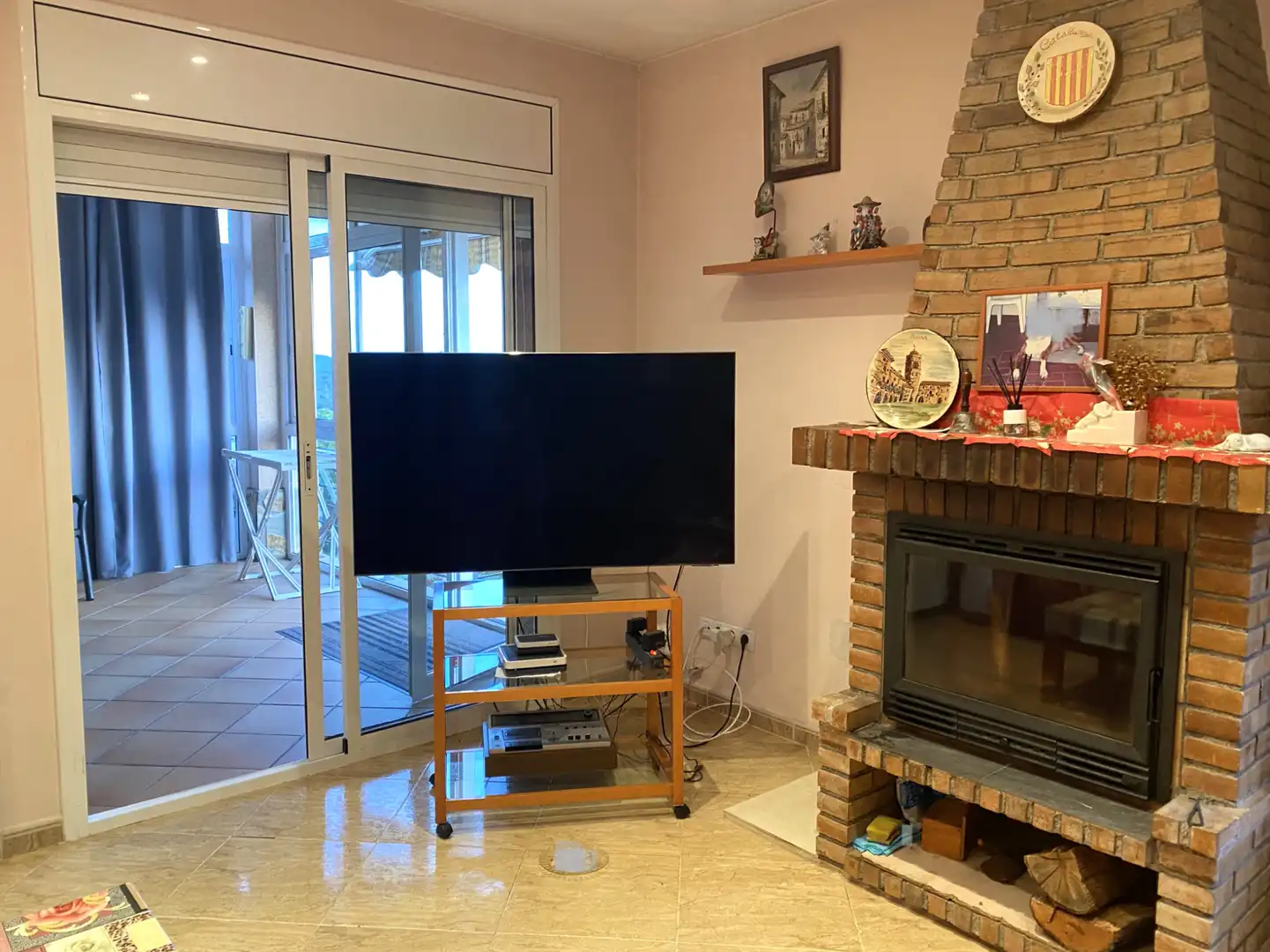 Sala d'estar de Casa o xalet en venda en Tordera amb Calefacció, Jardí privat i Terrassa