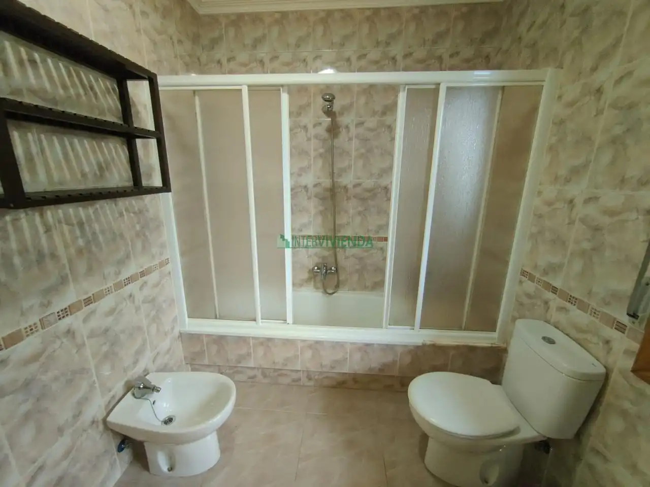 Bany de Casa o xalet de lloguer en Redondela amb Calefacció, Jardí privat i Moblat