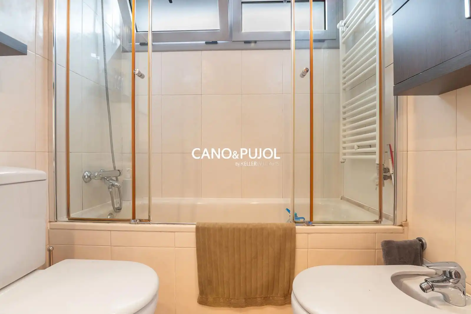 Bathroom of Flat for sale in Sant Cugat del Vallès  with Heating, Terrace and Storage room