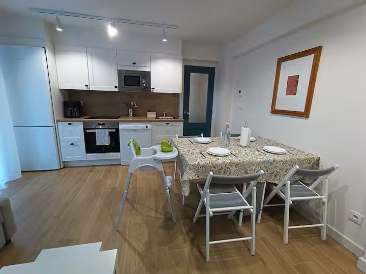 Kitchen of Flat to rent in Laredo  with Air Conditioner, Heating and Furnished