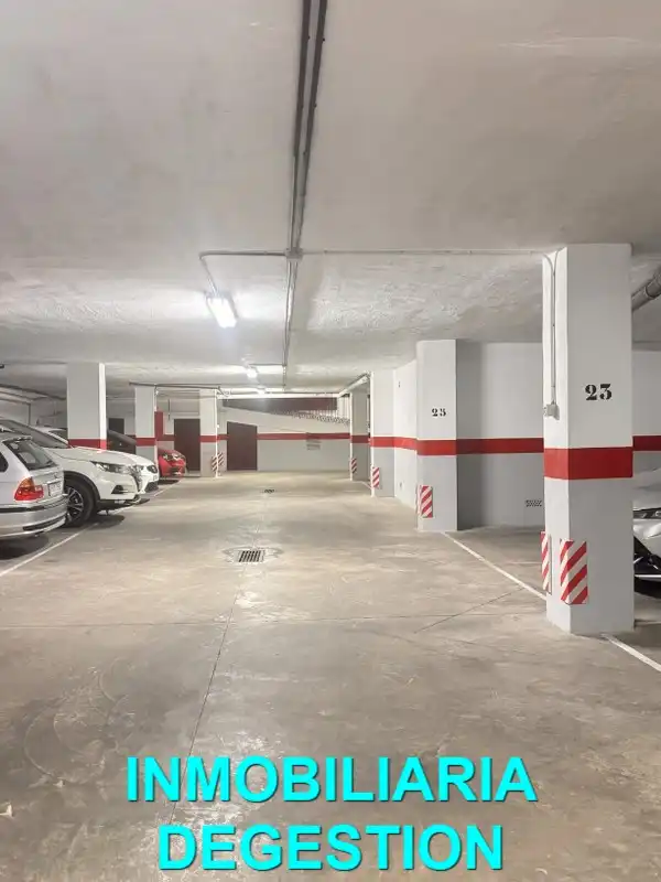 Parkplatz von Wohnung zur Miete in Linares mit Klimaanlage, Heizung und Möbliert