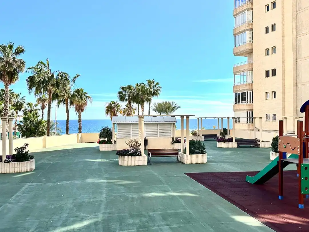 Casa amb piscina en venda a Avenida de Xixo 4, imagen 10