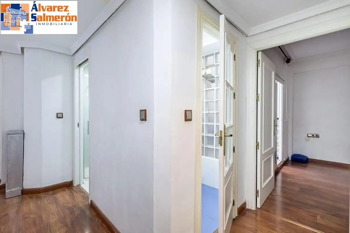 Piso en venta en Granada con Calefacción y Trastero