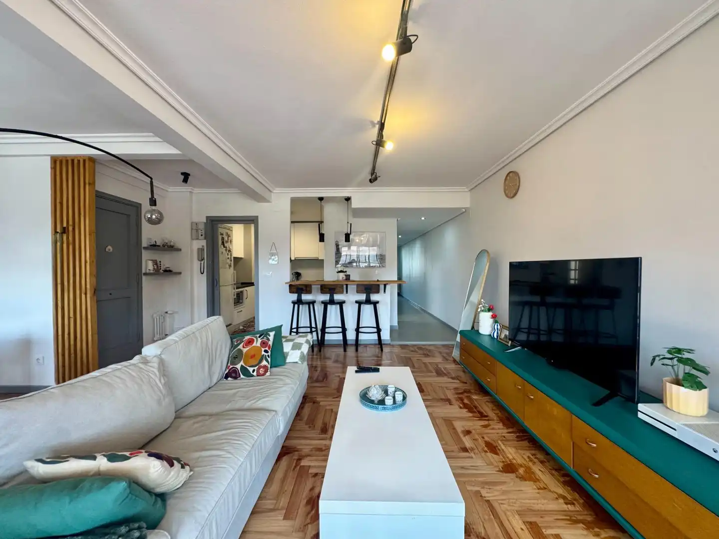 Sala de estar de Piso en venta en Vigo  con Calefacción, Parquet y Trastero