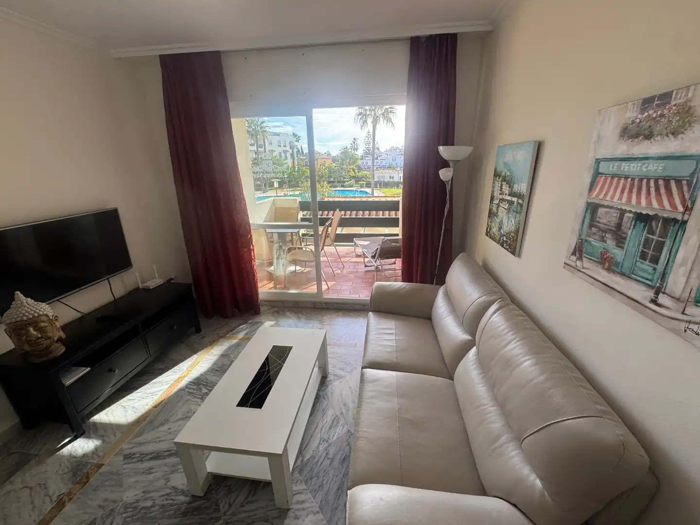 Living room of Flat for rent in Marbella  with Air Conditioner, Terrace and Furnished
