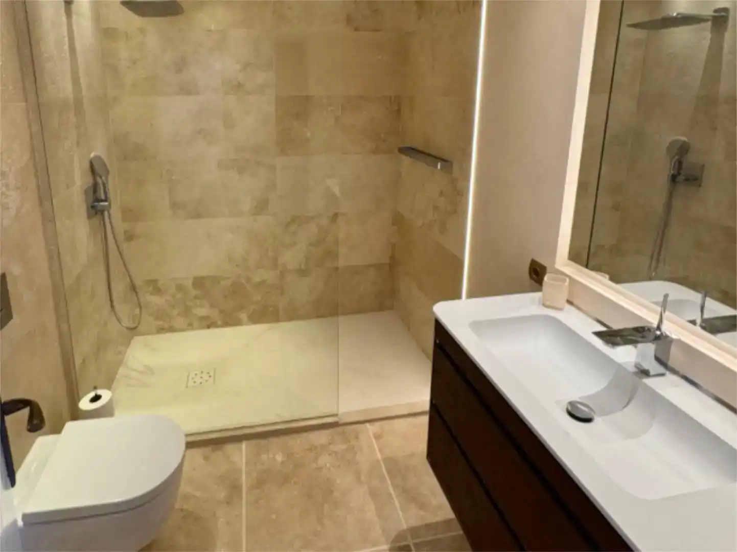 Baño de Piso en venta en Estepona con Aire acondicionado, Jardín privado y Parquet