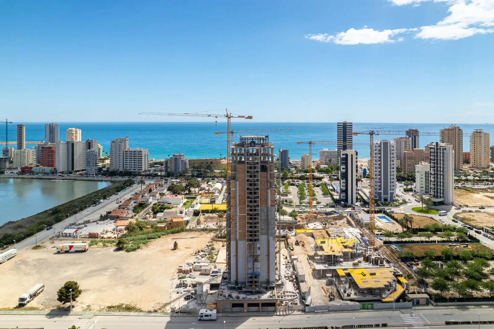 Apartamento con terraza en venta en Marisol Park - Ortembach - Los Almendros, imagen 40