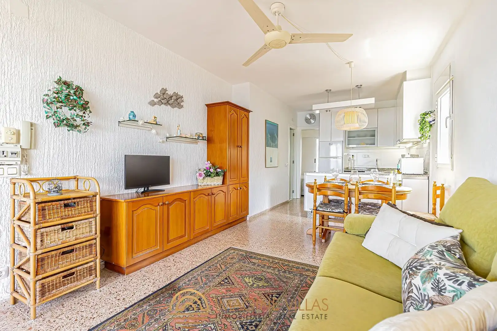 Sala de estar de Apartamento en venta en La Manga del Mar Menor con Amueblado y Piscina comunitaria