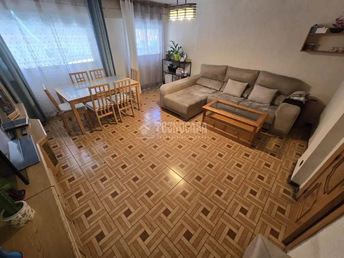 Sala d'estar de Pis en venda en Madrid amb Aire condicionat, Calefacció i Moblat